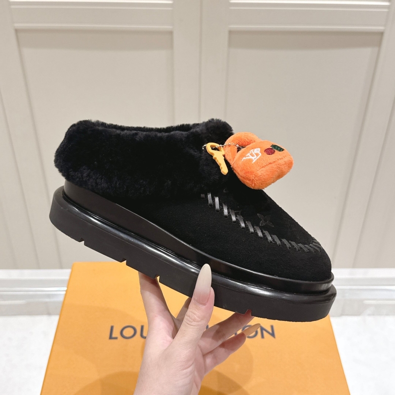 l0vis Vvtt0n slippers